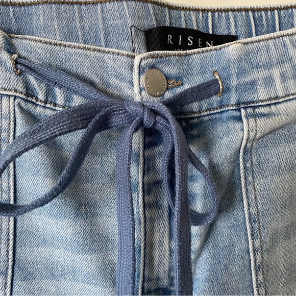 Risen | Mid Rise Jogger Flare Jeans Drawstring Light Wash - Picture 6 of 13